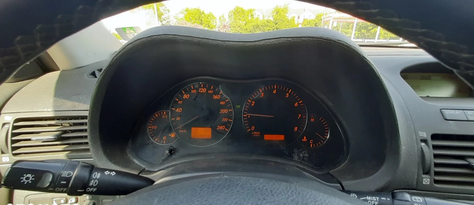 Toyota Avensis cena 9500 przebieg: 233000, rok produkcji 2003 z Skarszewy małe 16